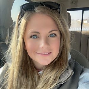 Meet your Posher, Katelyn